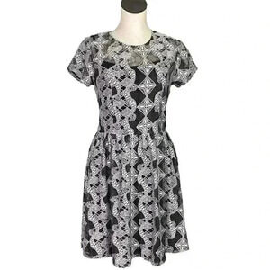 Doe & Rae Dress Women M Black White Geometric Lace Short Sleeve Retro Modcloth